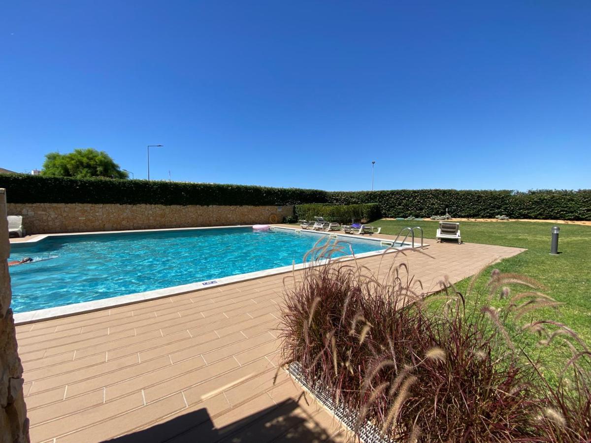 Albufeira Malpique Beach Apartment Екстер'єр фото